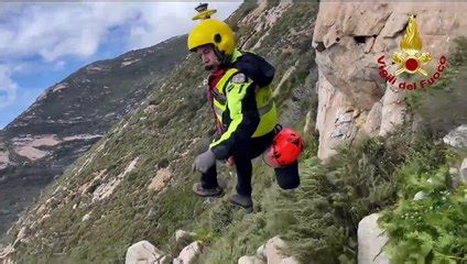 Escursionisti In Difficolt All Isola D Elba Salvati Dai Vigili Del Fuoco