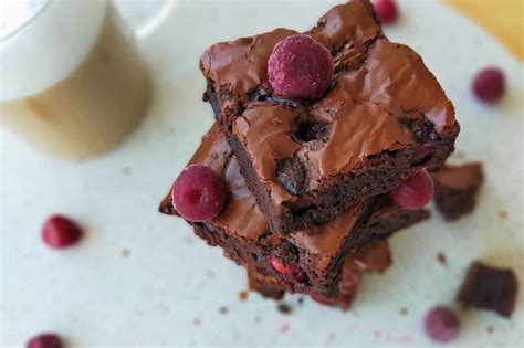 Vişneli Brownie Tarifi Nasıl Yapılır Yemek