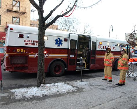 FDNY EMS MERV2 Major Emergency Response Vehicle Bronx Ne Flickr