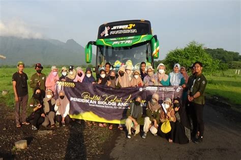 Mahasiswa Prodi Pendidikan Biologi Fkip Umsurabaya Praktikum Lapangan