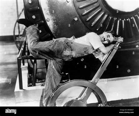 Charles chaplin modern times hi-res stock photography and images - Alamy