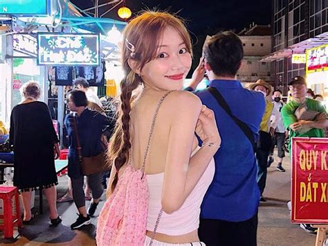 Hé lộ danh tính hai hot girl Hàn khuấy đảo Phú Quốc Nha Trang bằng trang phục siêu nóng bỏng