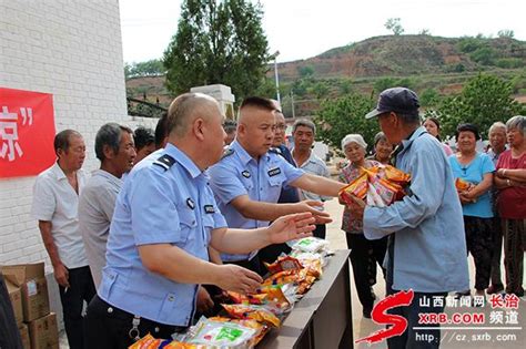 武鄉交警深入幫扶村開展夏季「送清涼」慰問活動 每日頭條