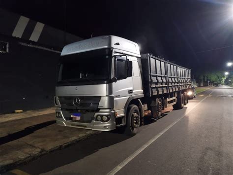 Caminhão roubado em São Paulo foi recuperado pela polícia militar