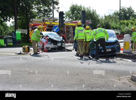 Bristol Uk 16th August 2017 2 Car Crash Closes A37 Airport Road