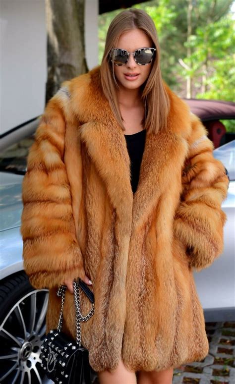 Pin By Jack Daszkiewicz On Fur Feshion Fur Coat Fashion Fur Coats