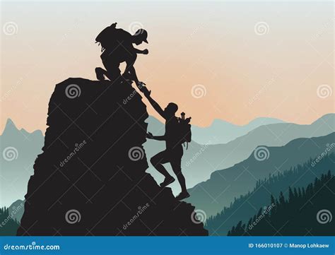 Silhouette De Dos Personas Escalando Montaña Ayudándose Unos A Otros En