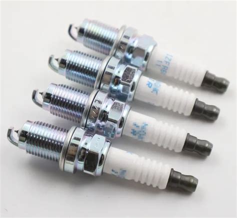 New Iridium Spark Plugs 9807B 5617W IZFR6K11 Spark Plug For HONDA