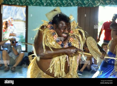 Fiji Fijian Traditional Costume Hi Res Stock Photography And Images Alamy