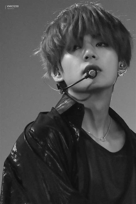 Taehyung Pics On Twitter Kim Taehyung Bts Taehyung Taehyung