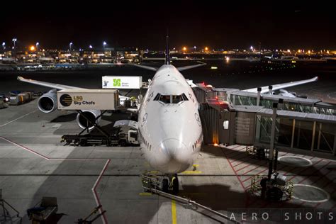 The Night Time Is The Right Time For Lufthansa Plane Spotting In