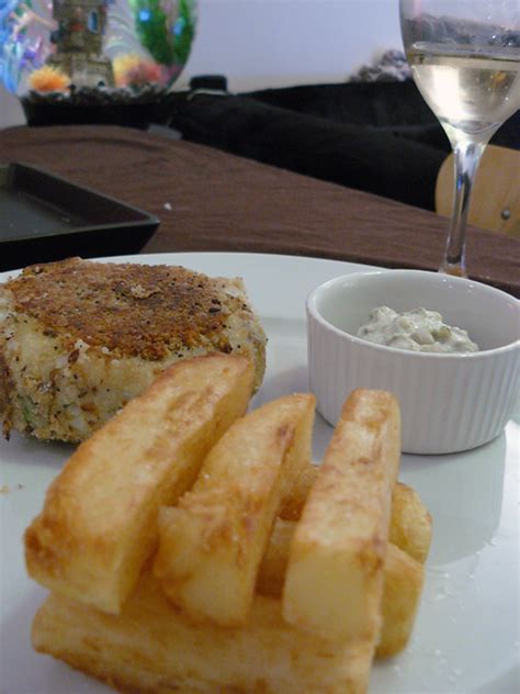 Food | Fish cake, chunky chips and tartare sauce | Mike_fleming | Flickr