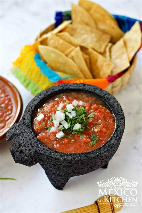 How To Make Fresh Salsa Roja Raw Red Salsa Easy