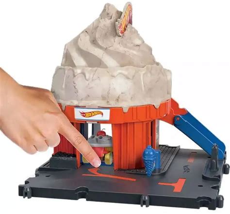 Hot Wheels City Downtown Ice Cream Swirl 164 Track Set Mattel Toys ToyWiz