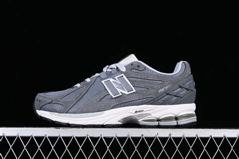 New Balance R Titanium Grey Matter Silver Metallic M Rv Sepwear