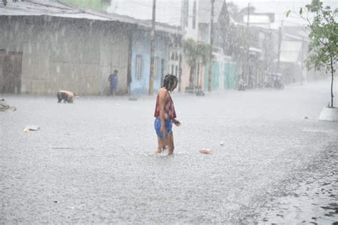 Calles De Iquitos Se Inundan Totalmente Diario De Noticias Y