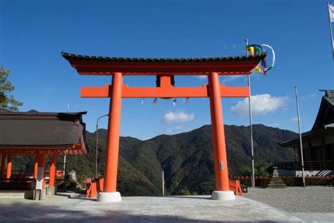 Nachi Falls - One Of The Most Beautiful Places in Japan!