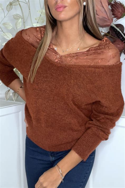 Pull Doux Cognac Avec Col Bardot En Dentelle