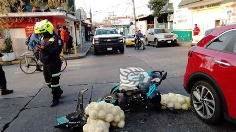 Fuerte accidente en Córdoba deja un motociclista lesionado