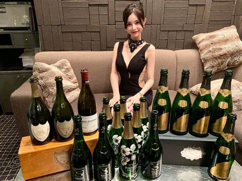 椿そらさんのインスタグラム写真 椿そらinstagram 「1週間のシャンパン🍾🥂達🥂 Salon6本中3本は、 回収されちゃってた。😹。 ステキなシャンパン達を ありがとう