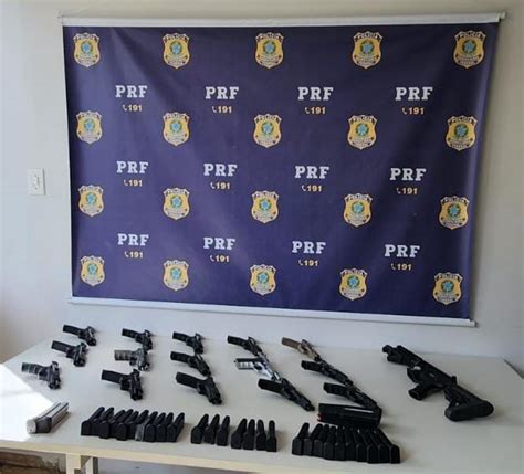 PRF Apreende 15 Pistolas 1 Carabina E 31 Carregadores Na BR 267 Em