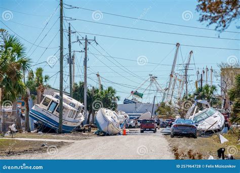 Fort Myers Fl Scene After Hurricane Ian Storm Surge With Foot Floods