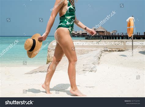 Sexy Girl Bikini Beach Whith Hat Stock Photo 1017122731 Shutterstock