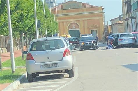 Banda Di Ladri Scappa E Provoca Un Frontale Con I Carabinieri Un