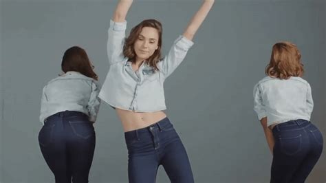 Gal Gadot Exposed Her Midriff And Belly Button By Alisonpatt On Deviantart