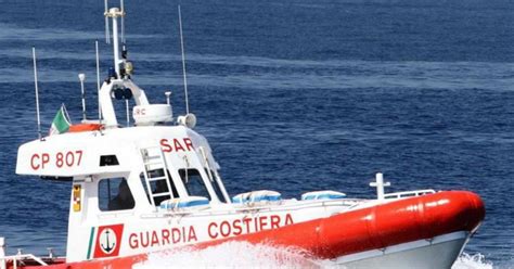 Incidente A La Maddalena Gommone Sugli Scogli Morto Militare 26enne