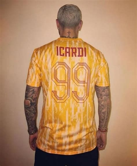 Galatasaray dan Arjantinli Golcü Futbolcu Mauro Icardi ye Özel Forma