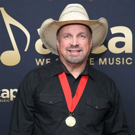 Garth Brooks Biography Country Music Legend Singer Songwriter