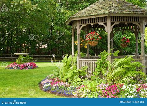 Landscaping gazebo in park stock image. Image of colors - 5943831