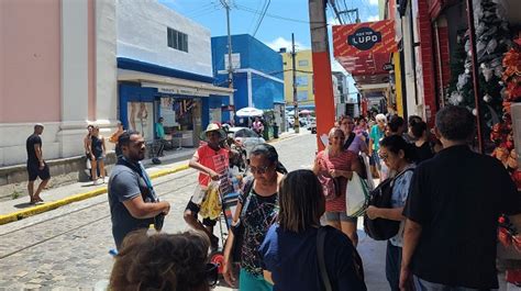 Feriado de 1º de Maio Comércio do Centro e de bairros será facultativo