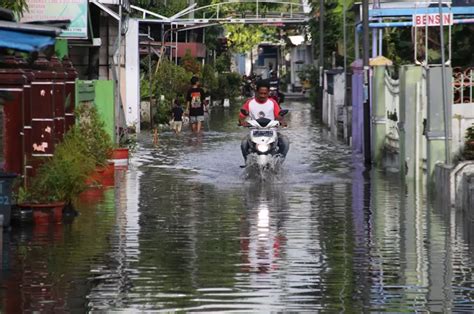 Banjir Di Jombang Juga Menggenangi Sejumlah Wilayah Perkotaan