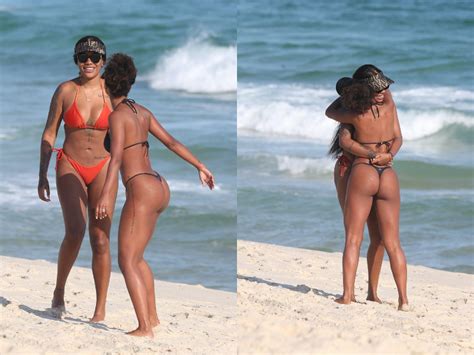 Ludmilla E Brunna Gon Alves Trocam Carinhos E Beijinhos Em Praia No Rio