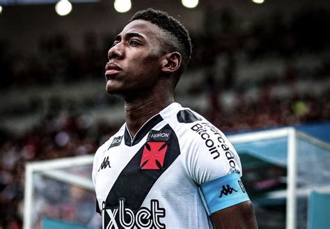 Confira a forte declaração de Léo zagueiro do Vasco sobre saída do Z4