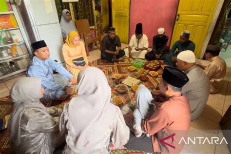 Tradisi Makan Ketupat Masih Dilestarikan Saat Lebaran Antara News