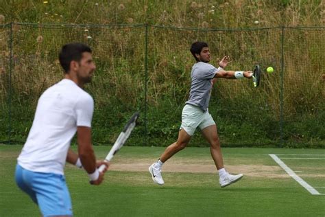 Polémica y desmentida qué pasó entre Alcaraz y Djokovic en los