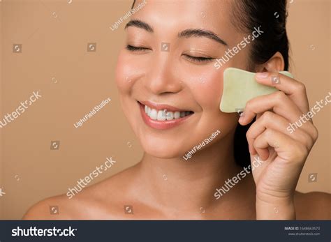 5 226 Chinese Gua Sha Images Stock Photos Vectors Shutterstock