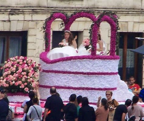 Le Tunnel Aux Allumettes La F Te Des Roses Brie Comte Robert