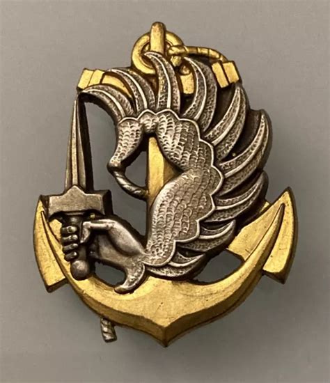 BEL INSIGNE DE BÉRET TROUPES PARACHUTISTES INFANTERIE de MARINE