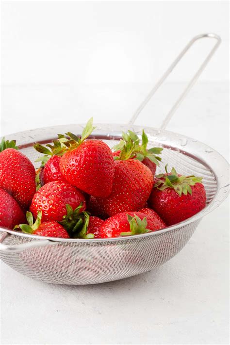 How To Freeze Strawberries Properly Smoothies And Shakes