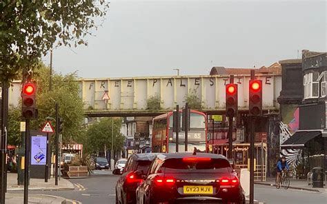 "Free Palestine" graffiti scrawled overnight on Golders Green bridges ...