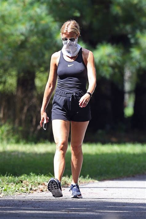 Fit MILF Gwyneth Paltrow Shows Slim Legs And Hard Pokies Team Celeb