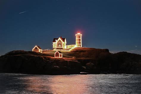 Christmas At Nubble Lighthouse With Shooting Star Photograph By Roland