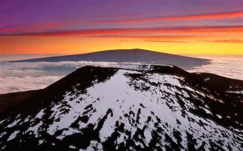 Visiting Mauna Loa The Largest Volcano In The World