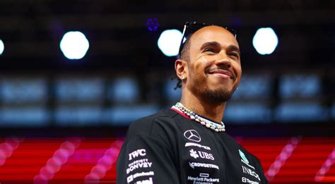 Lewis Hamilton Estende Contrato Com A Mercedes Até O Fim Da Temporada De 2025 Cnn Brasil