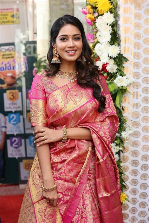 Beauty Galore HD Nivetha Pethuraj S Saree Photos Hot At CMR Shopping Mall Sale Launch Event