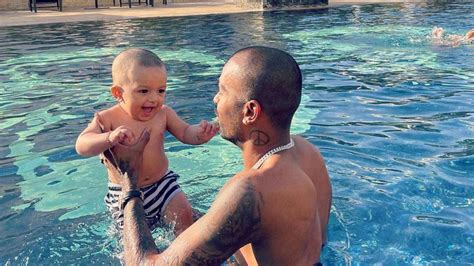 Daddy S Boy Hardik Pandya Posts Adorable Photos With Son Agastya